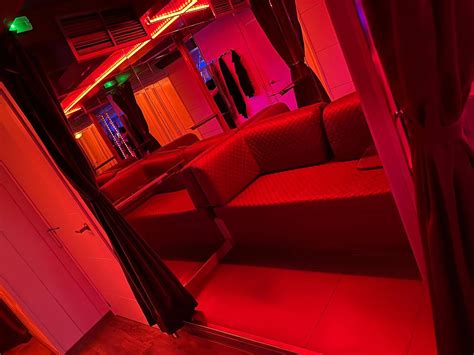 38+ Best Brothels, Erotic Massages & Nightclubs in Barcelona –。